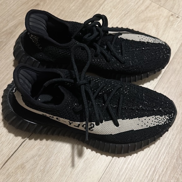 Yeezy Boost 350 OREO black with beige stripe - Picture 2 of 4